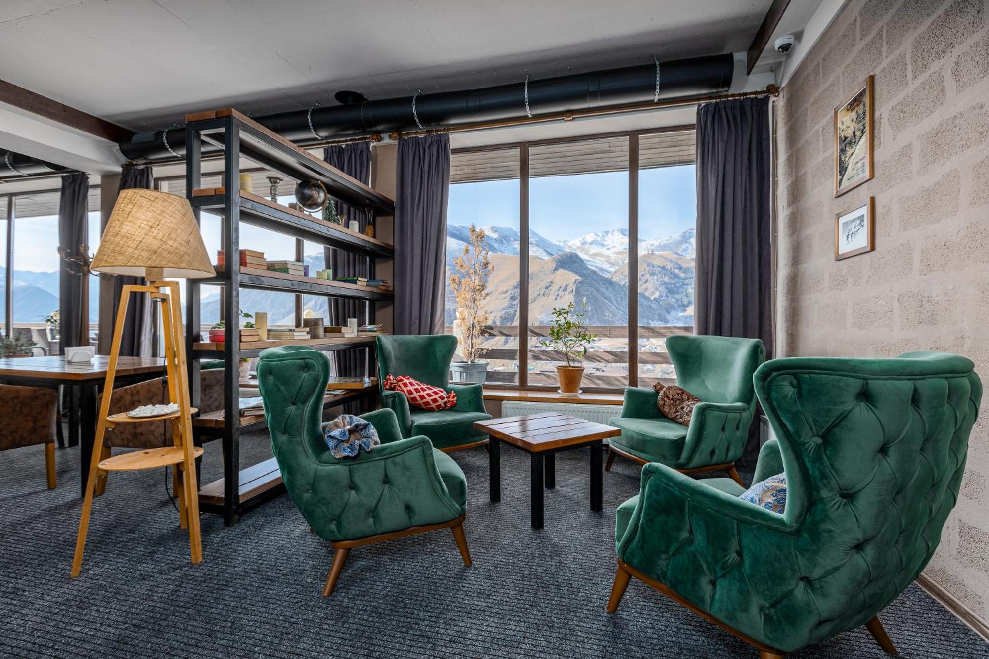 Alpine Lounge Boutique Hotel Kazbegi Luaran gambar