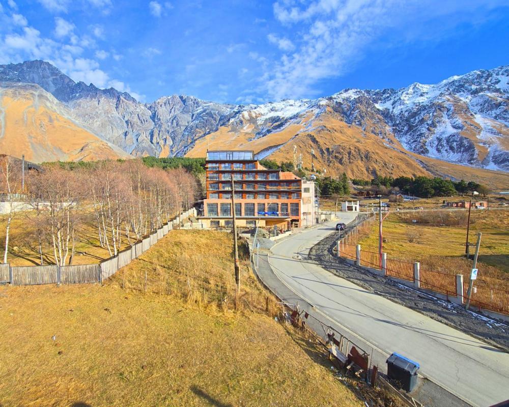 Alpine Lounge Boutique Hotel Kazbegi Bilik gambar