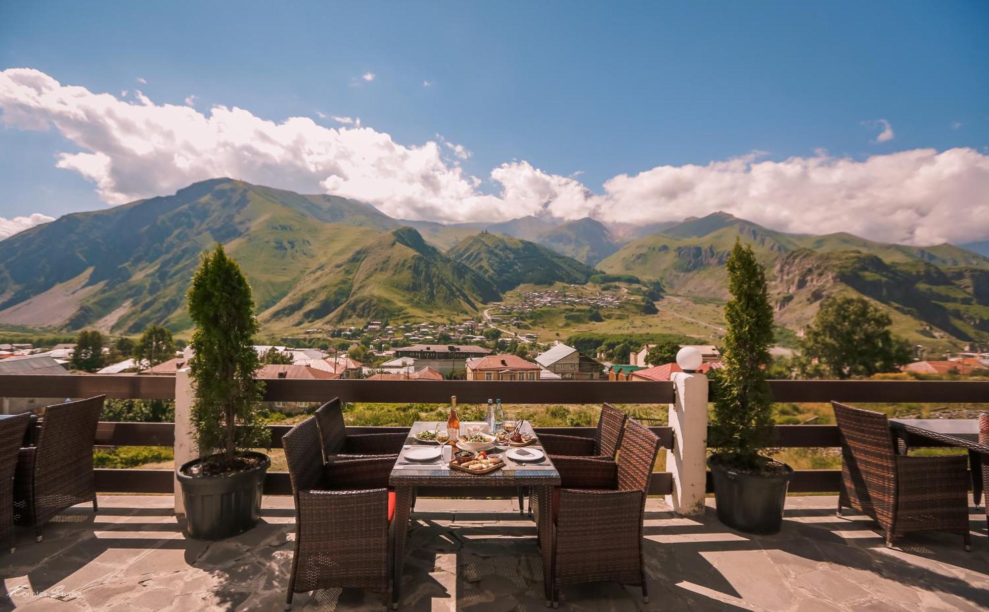 Alpine Lounge Boutique Hotel Kazbegi Luaran gambar