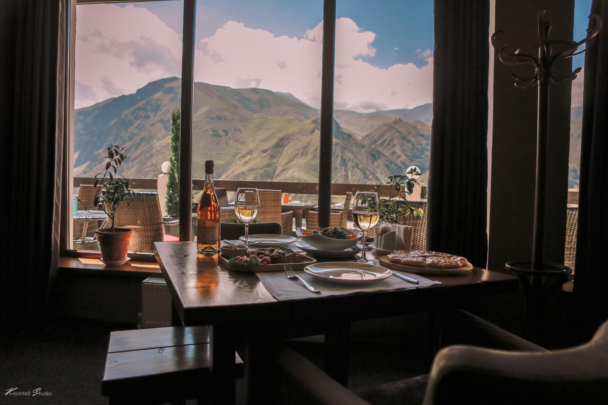 Alpine Lounge Boutique Hotel Kazbegi Luaran gambar