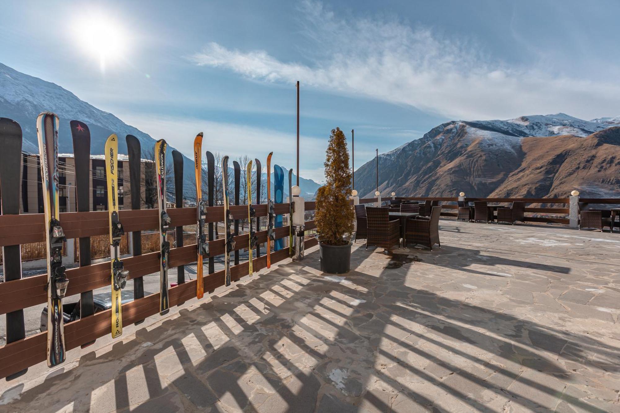 Alpine Lounge Boutique Hotel Kazbegi Luaran gambar