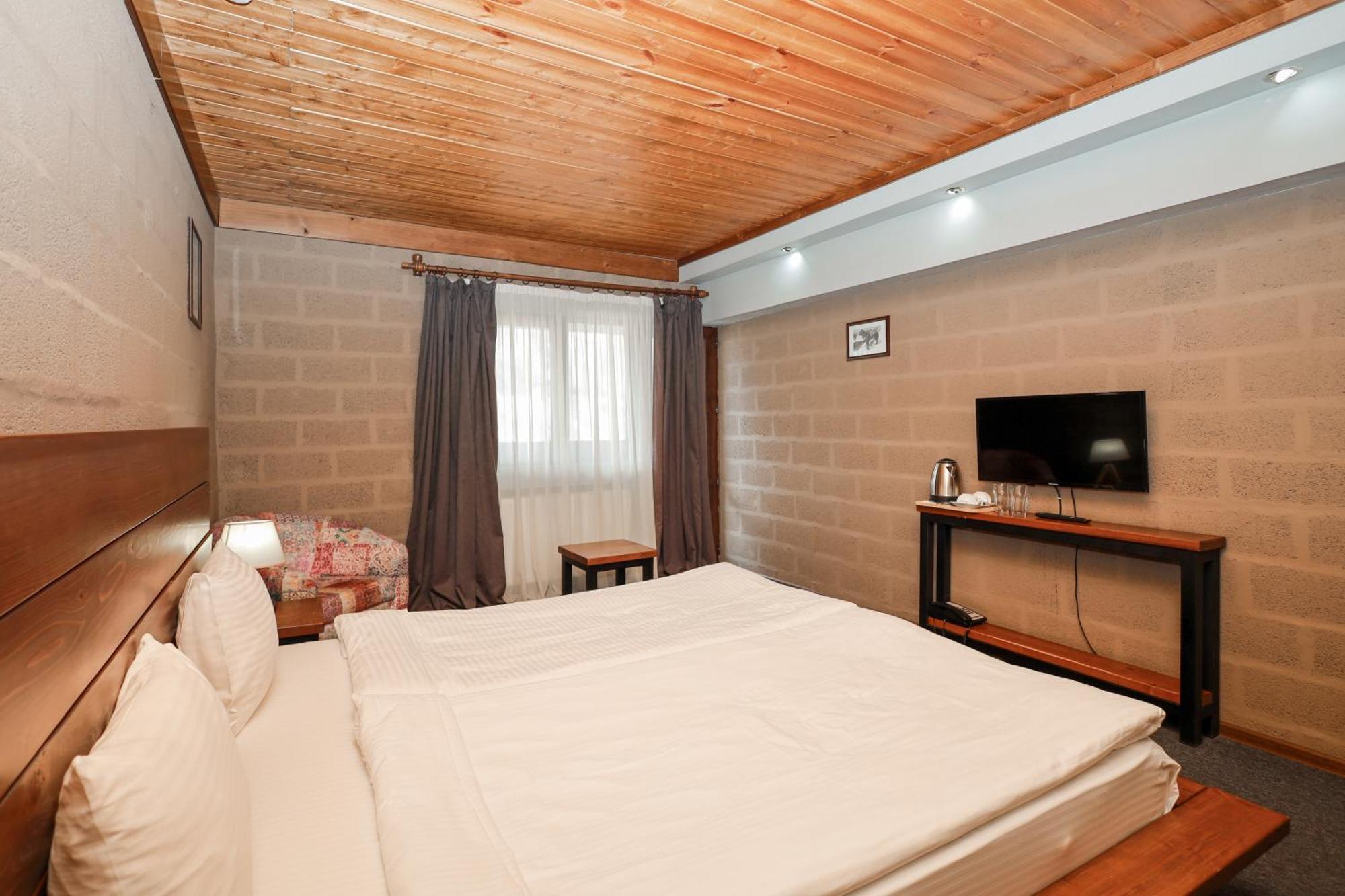 Alpine Lounge Boutique Hotel Kazbegi Luaran gambar
