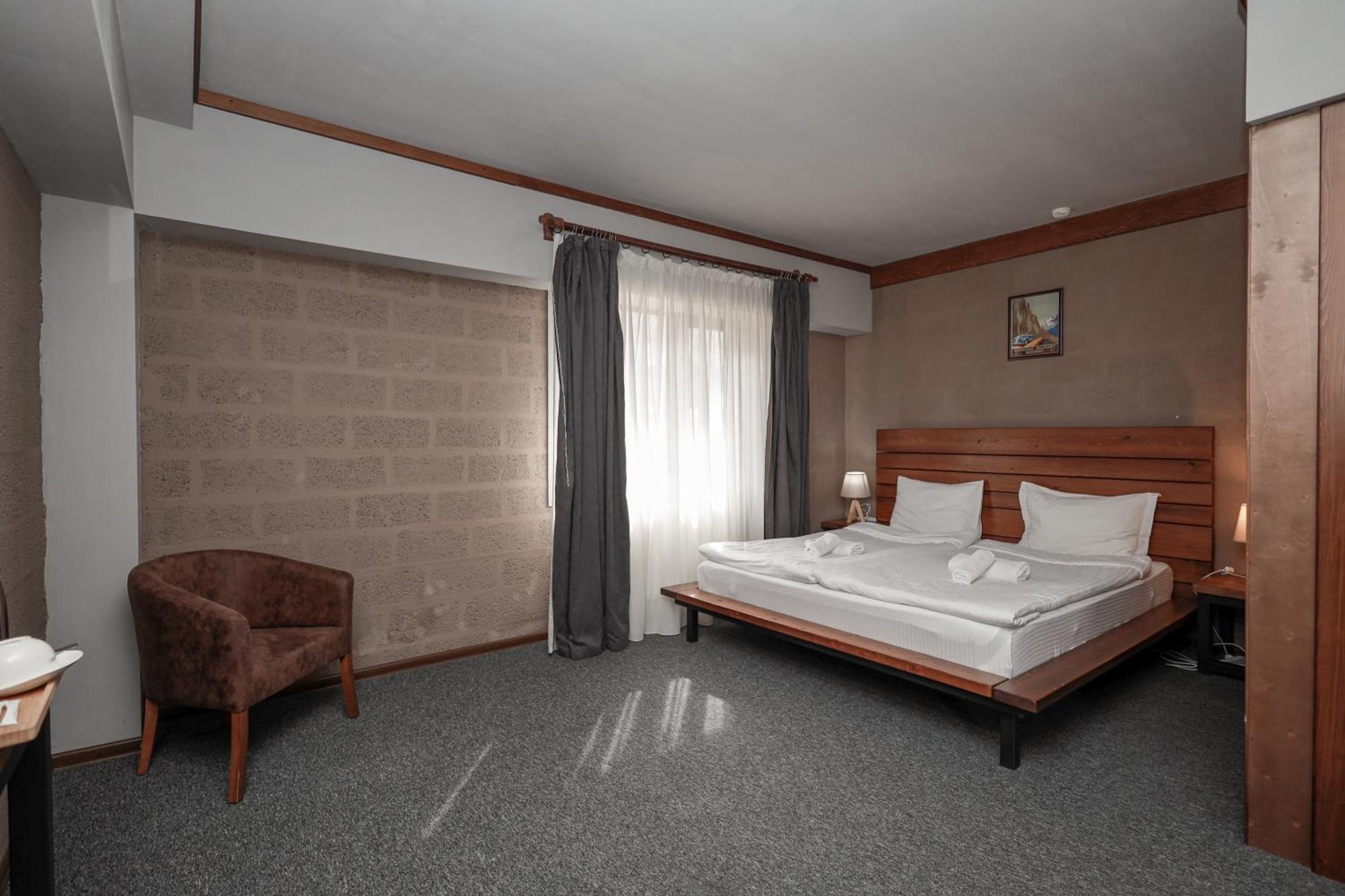 Alpine Lounge Boutique Hotel Kazbegi Luaran gambar